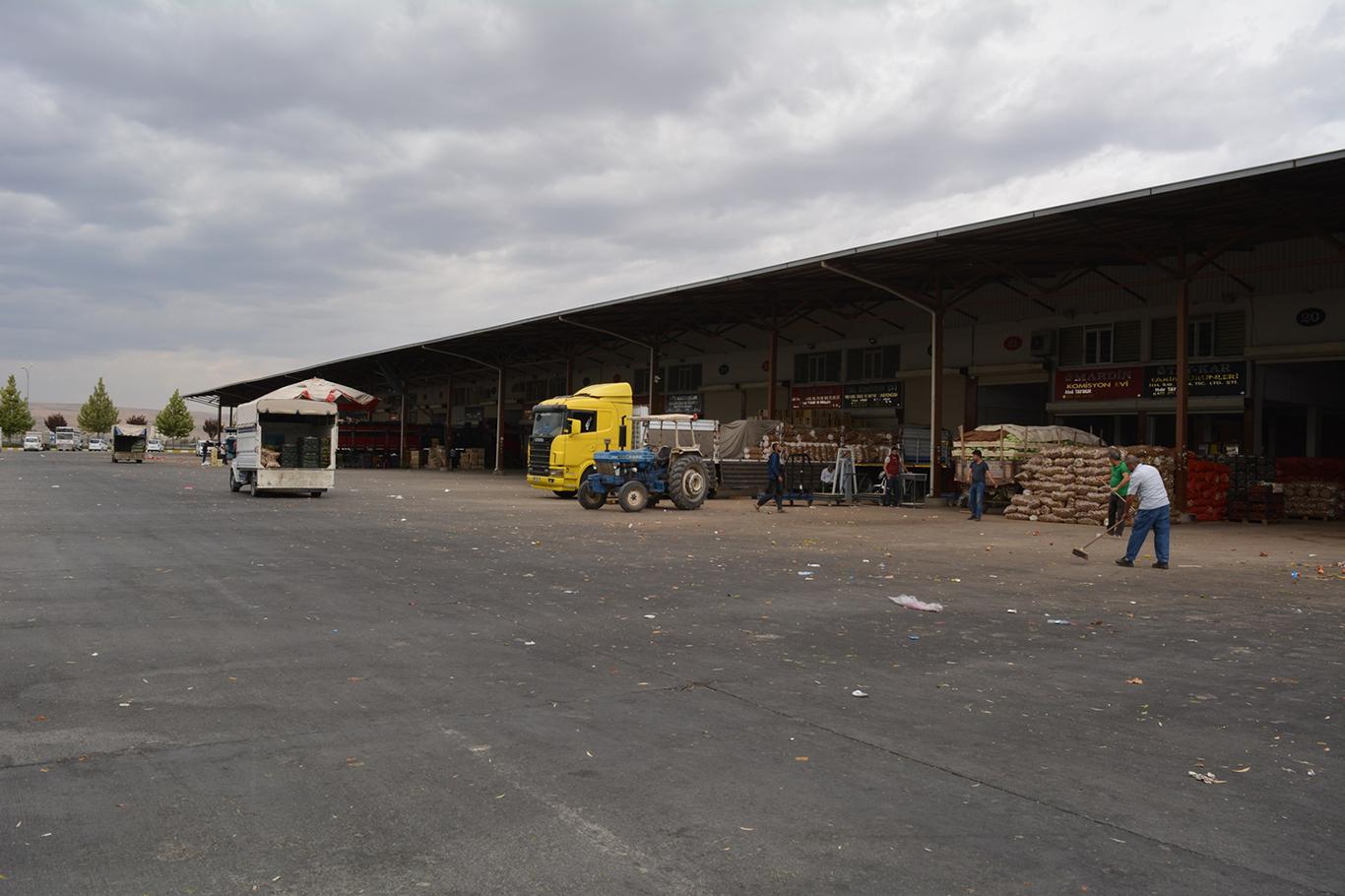 "Komisyonculuk kaldırılırsa fiyatlar daha da artar" "Komisyonculuk kaldırılırsa fiyatlar daha da artar"